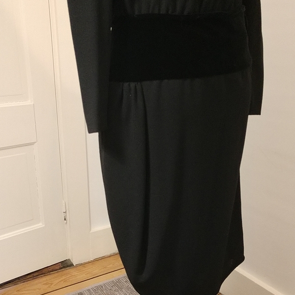 Valentino boutique size 8 black dress - Picture 3 of 7